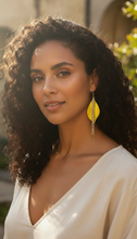 Load image into Gallery viewer, Bling Leaf Earrings